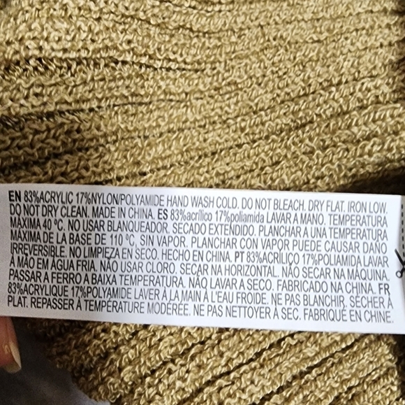 Forever 21 button front sweater vest - Picture 6 of 7